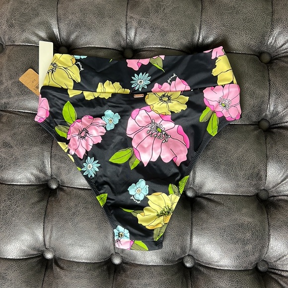 PINK Sz Small Bundle - Picture 3 of 5